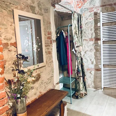Cascina Viaris 4*